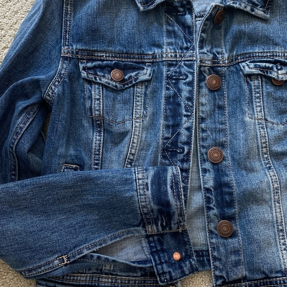 American Eagle Cropped Jean Jacket Dark Wash - Picture 2 of 7